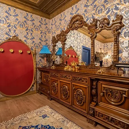 Castle Boutique Hotel *