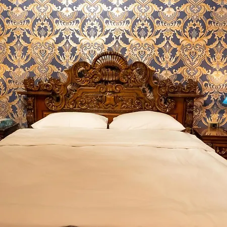 Castle Boutique Hotel *