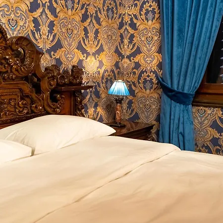 Castle Boutique Hotel Tirana