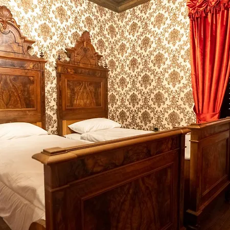 Castle Boutique * Tirana