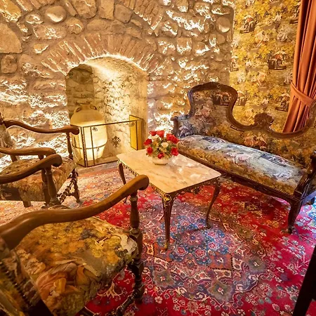 Castle Boutique *