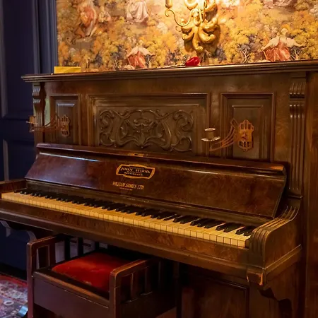 Castle Boutique Hotel Tirana