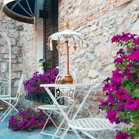 Castle Boutique Hotel *