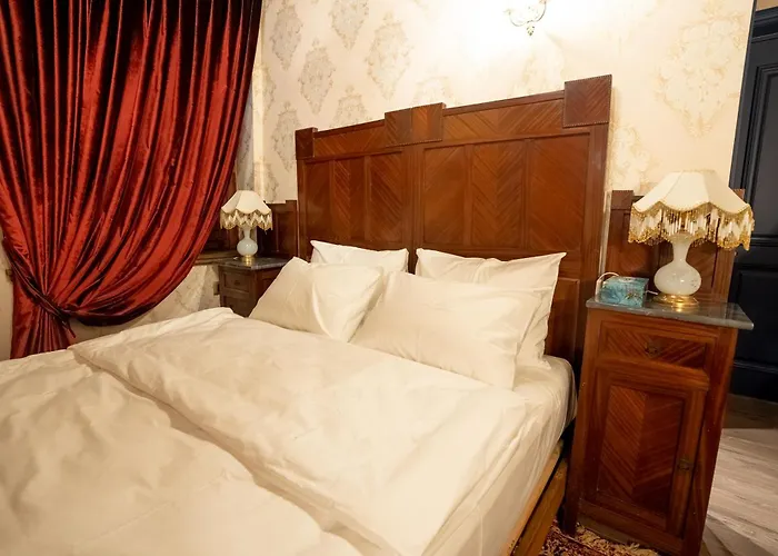 Castle Boutique Szálloda Tirana