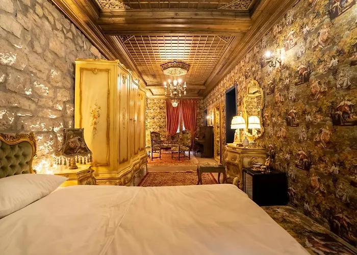 Castle Boutique * Tirana