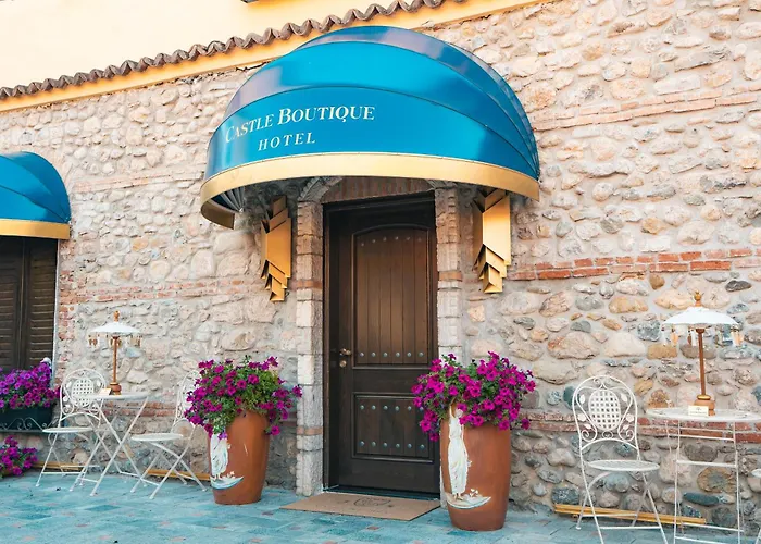 Castle Boutique *