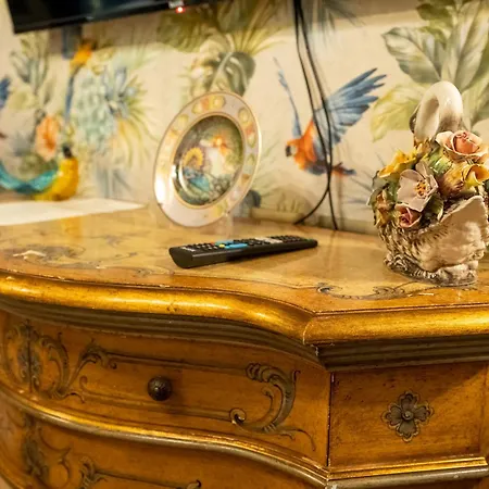 Castle Boutique * Tirana