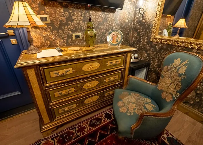 Castle Boutique * טיראנה