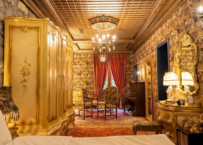 Castle Boutique * טיראנה