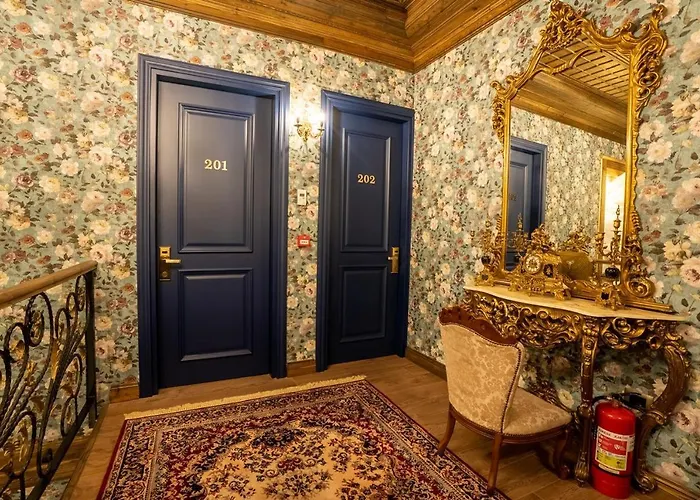 Castle Boutique تيرانا